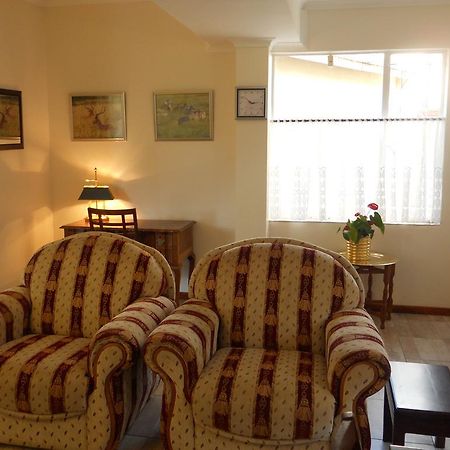 Magaliqua Guest House Noordheuwel Bagian luar foto