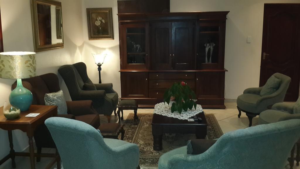 Magaliqua Guest House Noordheuwel Ruang foto