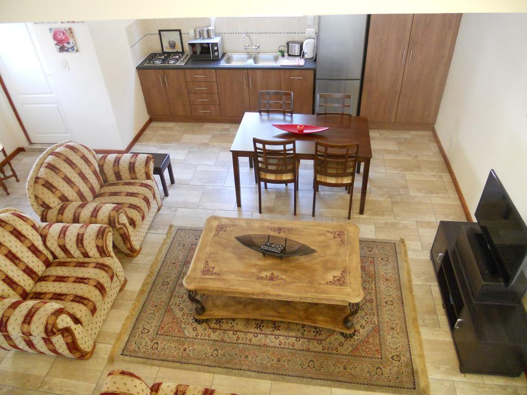 Magaliqua Guest House Noordheuwel Bagian luar foto