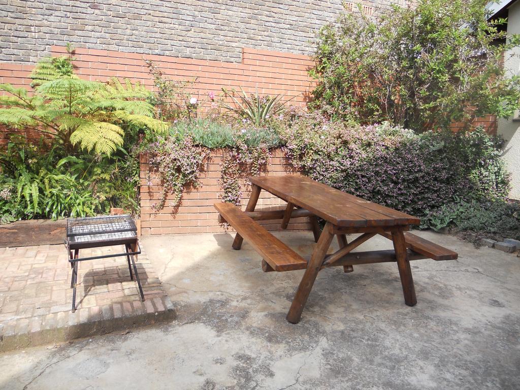 Magaliqua Guest House Noordheuwel Bagian luar foto