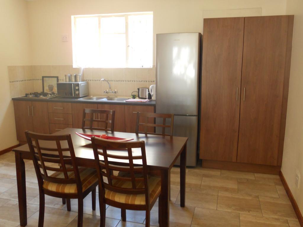 Magaliqua Guest House Noordheuwel Bagian luar foto