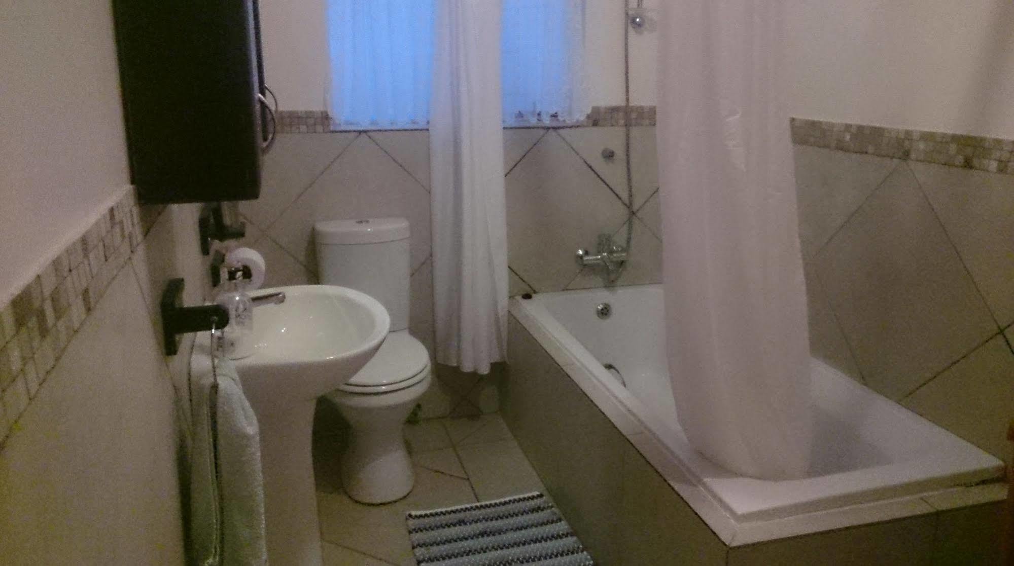 Magaliqua Guest House Noordheuwel Bagian luar foto